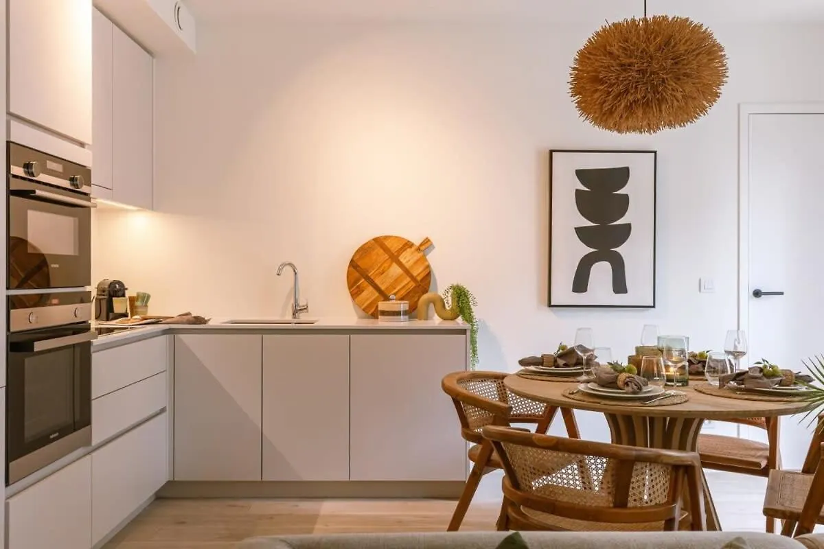 Huswell - Beautiful & Warm Apartment With Terrace In オステンド ベルギー