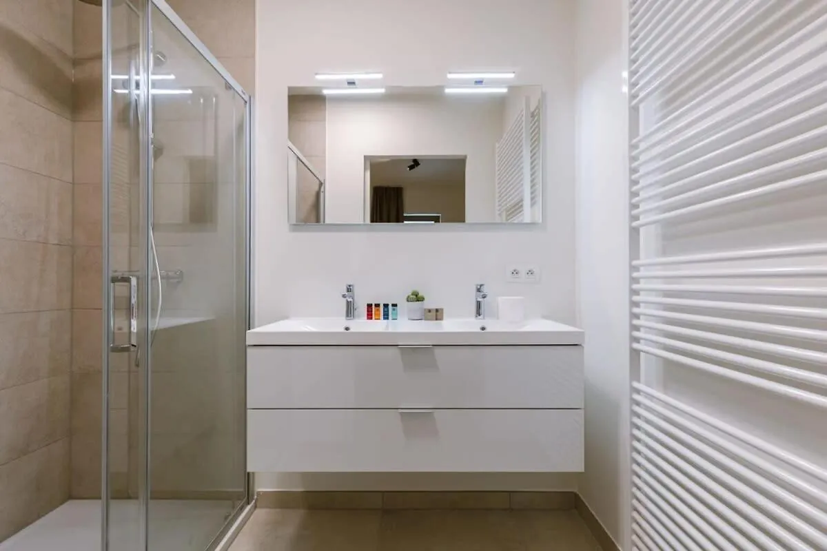Huswell - Beautiful & Warm Apartment With Terrace In オステンド