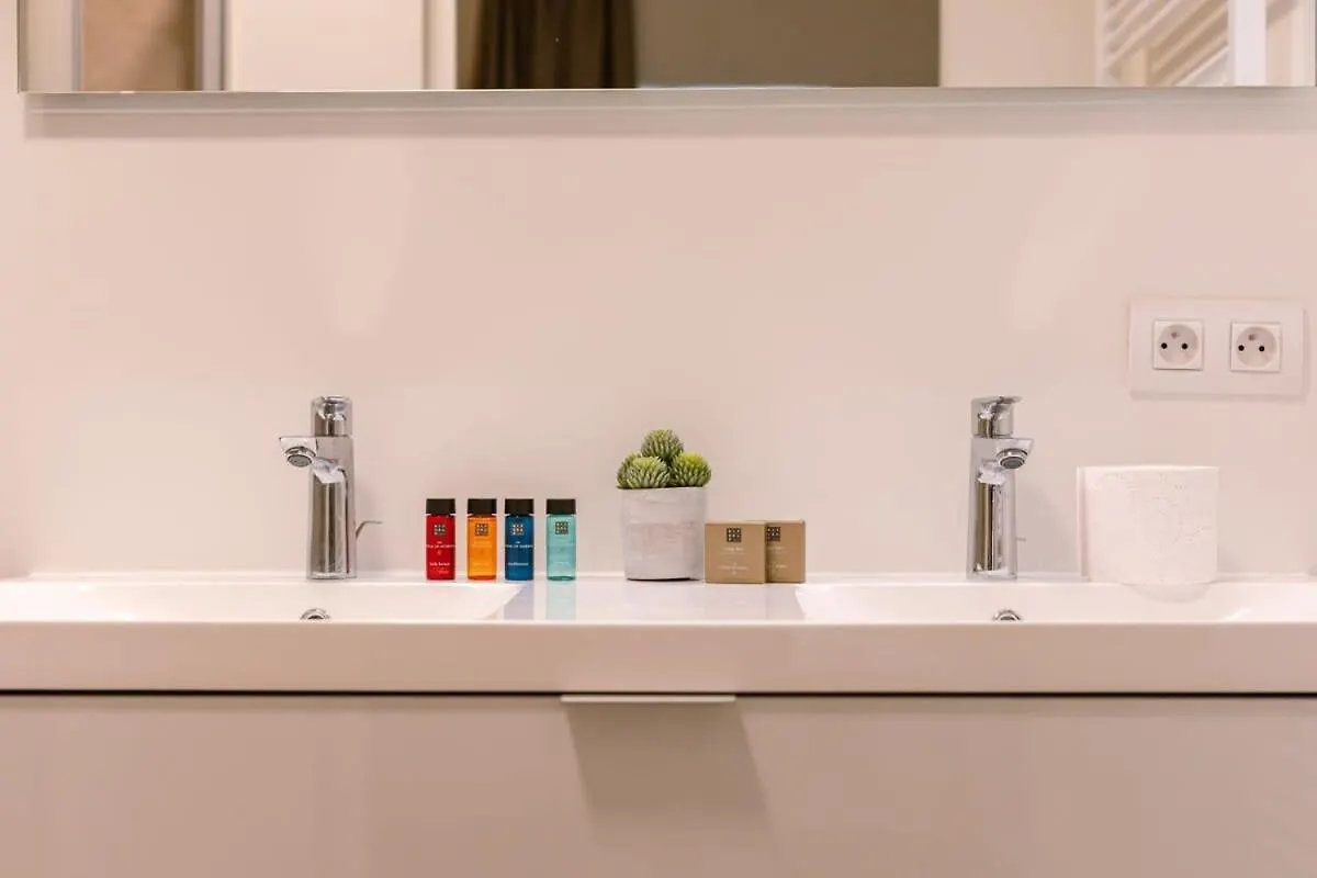 Huswell - Beautiful & Warm Apartment With Terrace In オステンド ベルギー
