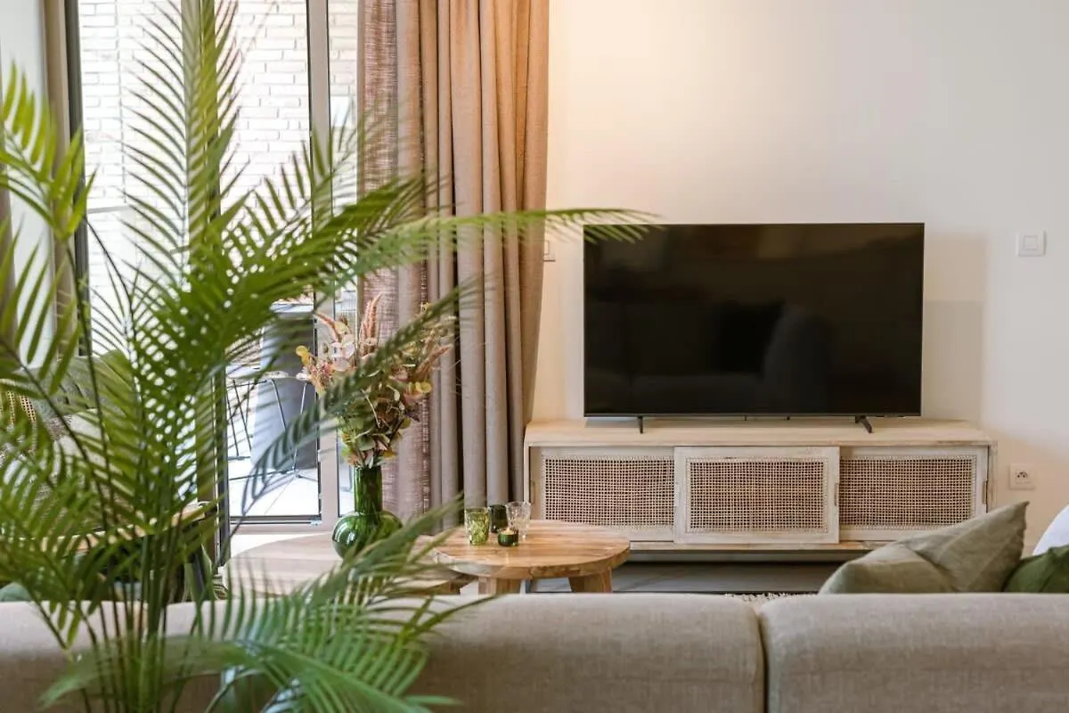 Huswell - Beautiful & Warm Apartment With Terrace In オステンド