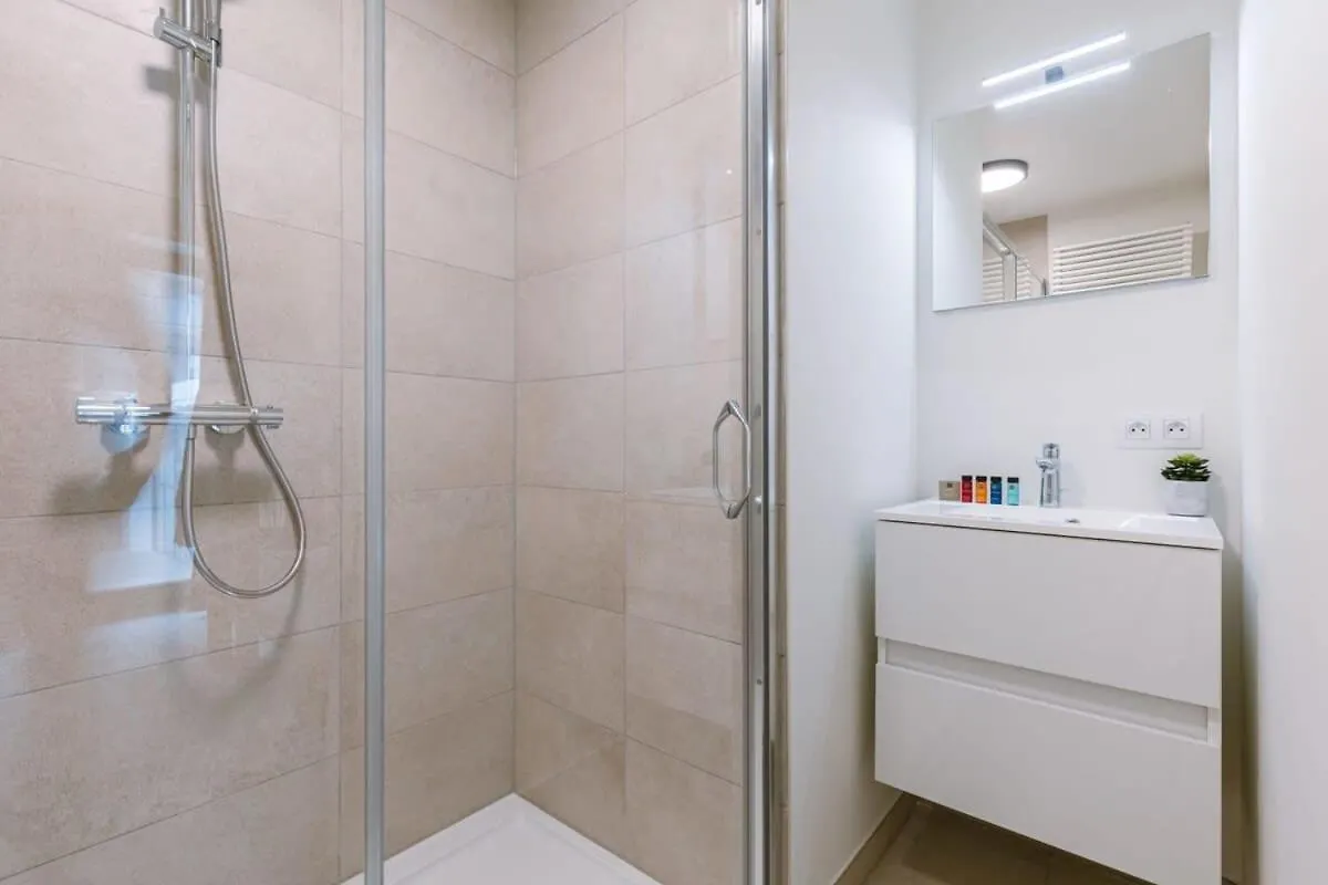 Huswell - Beautiful & Warm Apartment With Terrace In オステンド